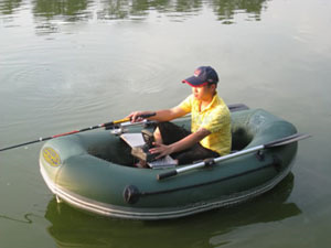 柳城充气皮划艇钓鱼